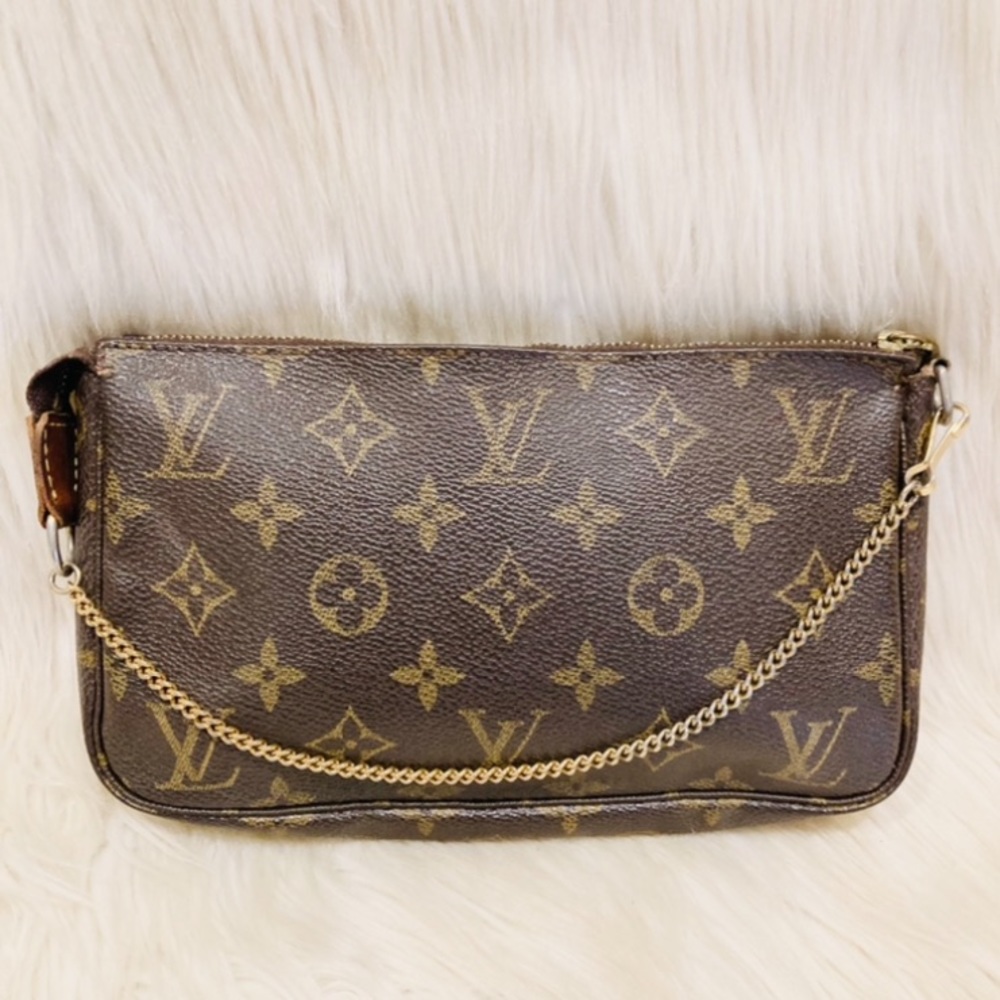 Louis Vuitton Monogram Canvas Pochette - Picture 2 of 16